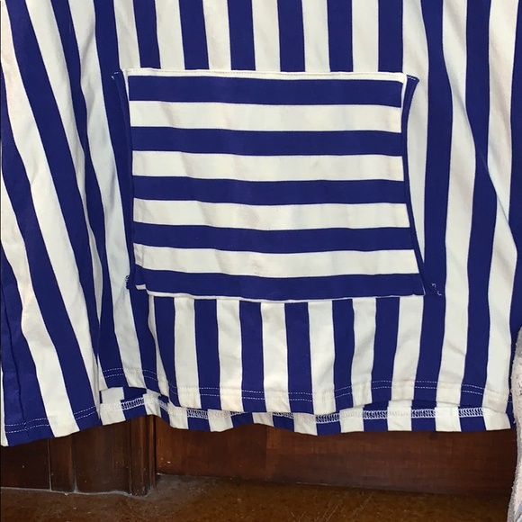 V neck hooded long sleeve shirt - Picture 4 of 4